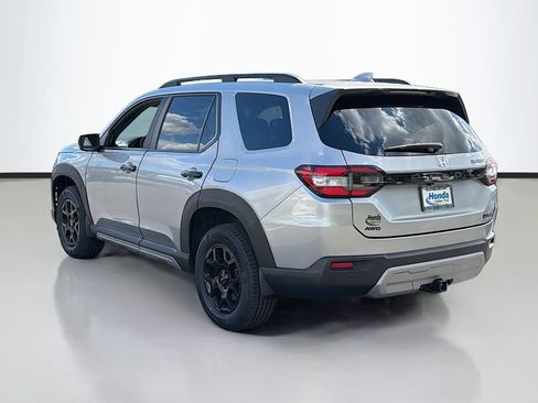 Used 2024 Honda Pilot TrailSport image 8