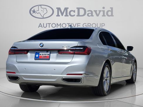 Used 2020 BMW 740i w/ Premium Package RWD image 6