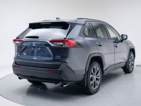 Used 2022 Toyota RAV4 XLE Premium AWD/4WD image 10