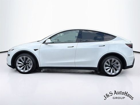 Used 2026 Tesla Model Y Long Range AWD/4WD image 4