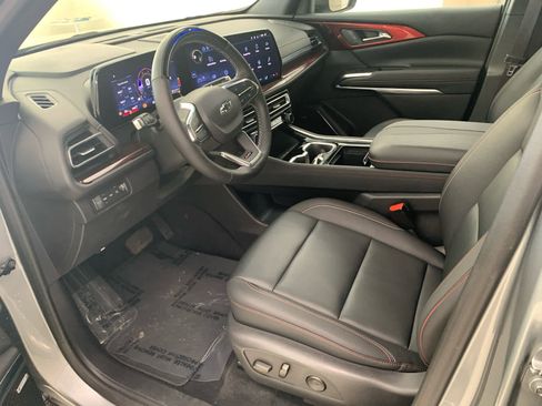 Used 2024 Chevrolet Traverse Z71 w/ Enhanced Driving Package image 12