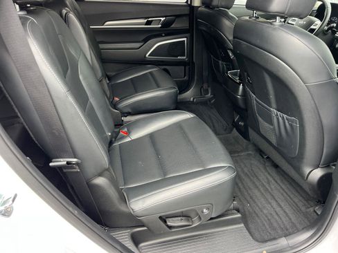 Used 2022 Kia Telluride S FWD image 16