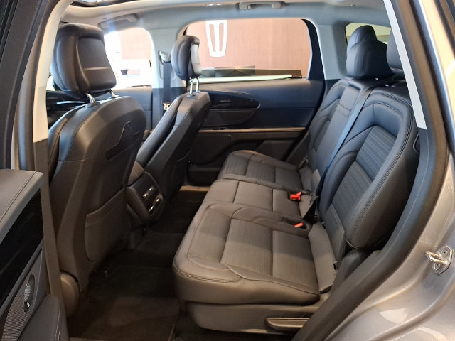 New 2026 Lincoln Nautilus Reserve w/ Jet Appearance Package AWD/4WD image 7