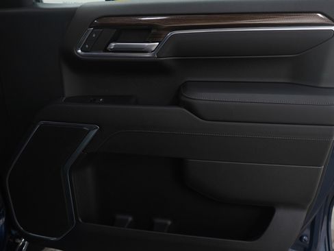 Used 2023 Chevrolet Silverado 1500 RST image 9