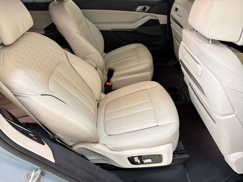 Used 2025 BMW X7 M60i AWD/4WD image 29