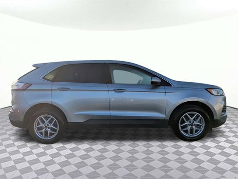 Used 2024 Ford Edge SEL image 2