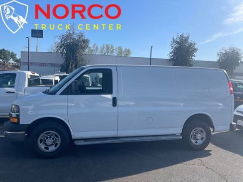 Used 2018 Chevrolet Express 2500 w/ Driver Convenience Package image 10