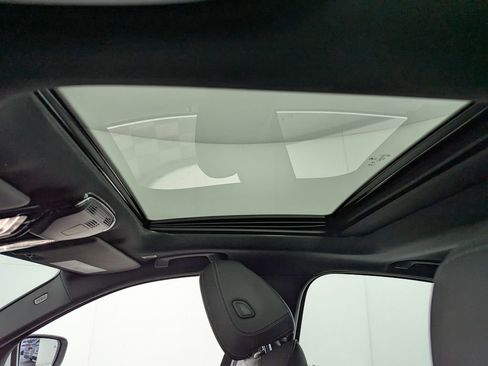 Used 2025 BMW 330i xDrive Sedan w/ Convenience Package image 12