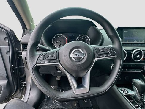 Used 2020 Nissan Sentra S FWD image 11