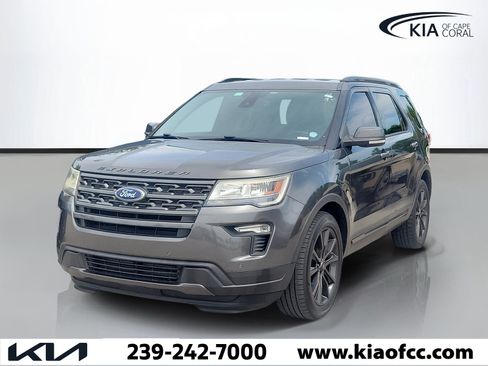 Used 2019 Ford Explorer XLT w/ Equipment Group 202A FWD image 3