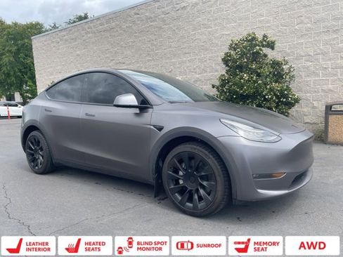Used 2023 Tesla Model Y Long Range image 1
