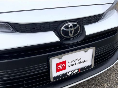 Used 2025 Toyota Corolla LE image 28