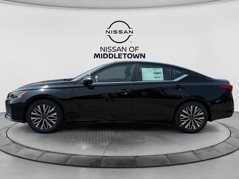 New 2026 Nissan Altima 2.5 SV FWD image 2
