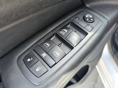 Used 2021 Jeep Grand Cherokee Laredo X AWD/4WD image 29