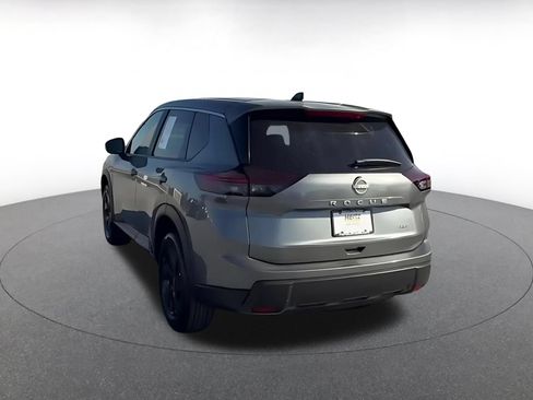 Used 2026 Nissan Rogue SV AWD/4WD image 11