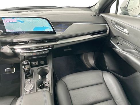 Used 2024 Cadillac XT4 Sport image 28