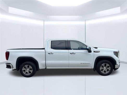 Used 2025 GMC Sierra 1500 SLT RWD image 4