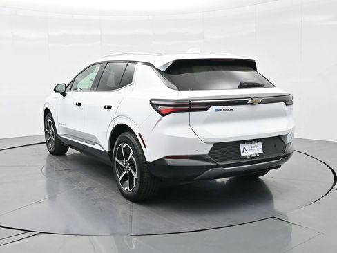 Used 2025 Chevrolet Equinox EV LT w/ Convenience Package image 8