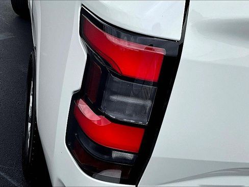 Used 2023 Nissan Frontier SV image 11