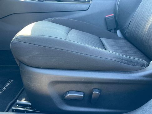 Used 2025 Nissan Altima 2.5 SV FWD image 22