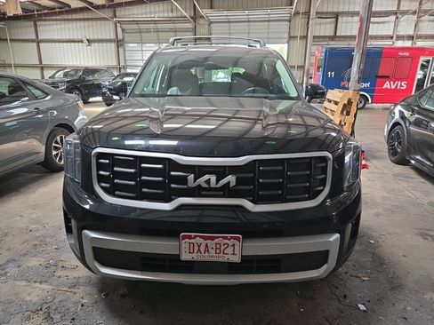 Used 2025 Kia Telluride S AWD/4WD image 2