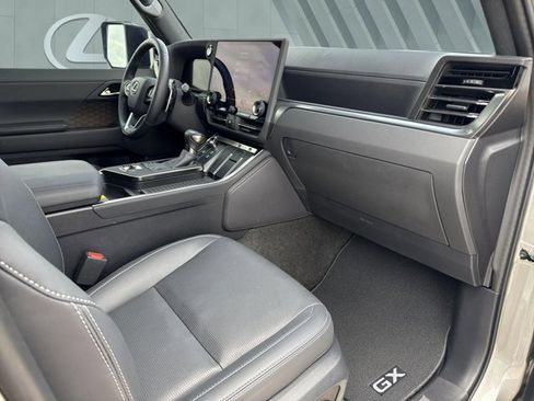 Certified 2025 Lexus GX 550 w/ Accessory Package (2T) image 26