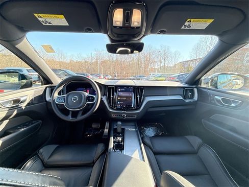Used 2022 Volvo XC60 T8 R-Design w/ Advanced Package image 23