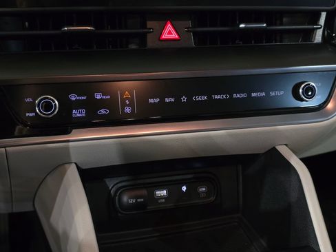 Used 2024 Kia Sportage EX image 31