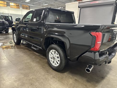 New 2025 Toyota Tacoma SR5 image 5
