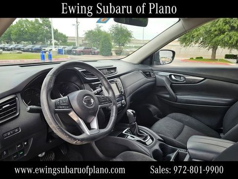 Used 2018 Nissan Rogue SV FWD image 4