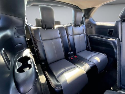Used 2019 Nissan Pathfinder SL AWD/4WD image 25