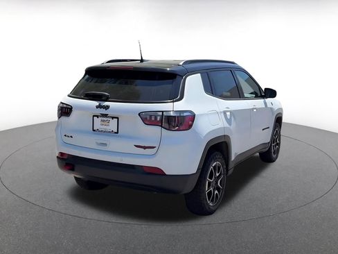 Used 2025 Jeep Compass Trailhawk AWD/4WD image 14