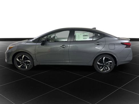 New 2025 Nissan Versa SR w/ Trunk Package image 2