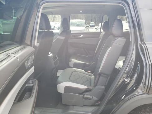 New 2026 Volkswagen Atlas Peak Edition image 7