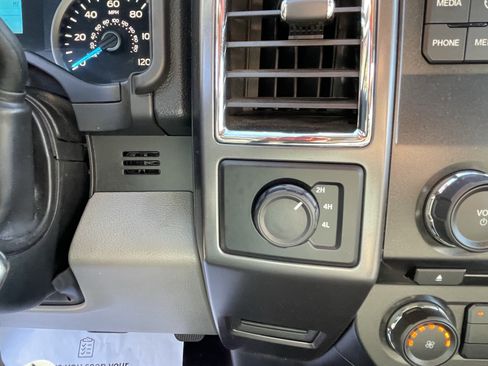 Used 2016 Ford F150 XLT AWD/4WD image 22