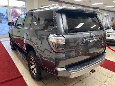 Used 2019 Toyota 4Runner TRD Off-Road image 3