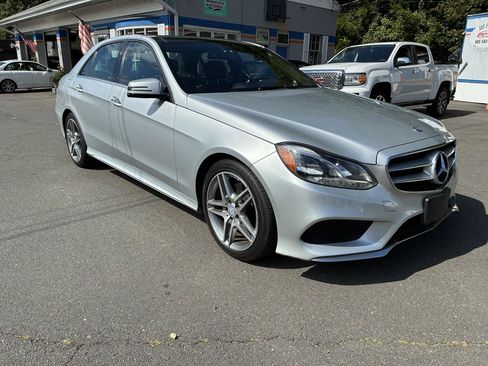 Used 2014 Mercedes-Benz E 350 4MATIC Sedan image 7