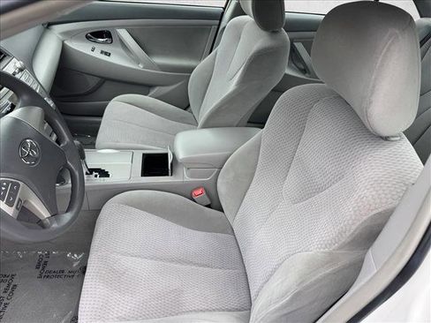 Used 2011 Toyota Camry LE FWD image 10