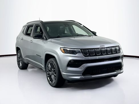 Used 2022 Jeep Compass High Altitude AWD/4WD image 3