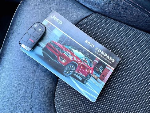 Used 2021 Jeep Compass Trailhawk image 14
