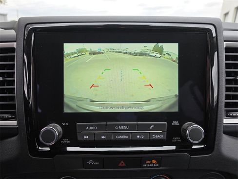 Used 2024 Nissan Frontier SV image 20