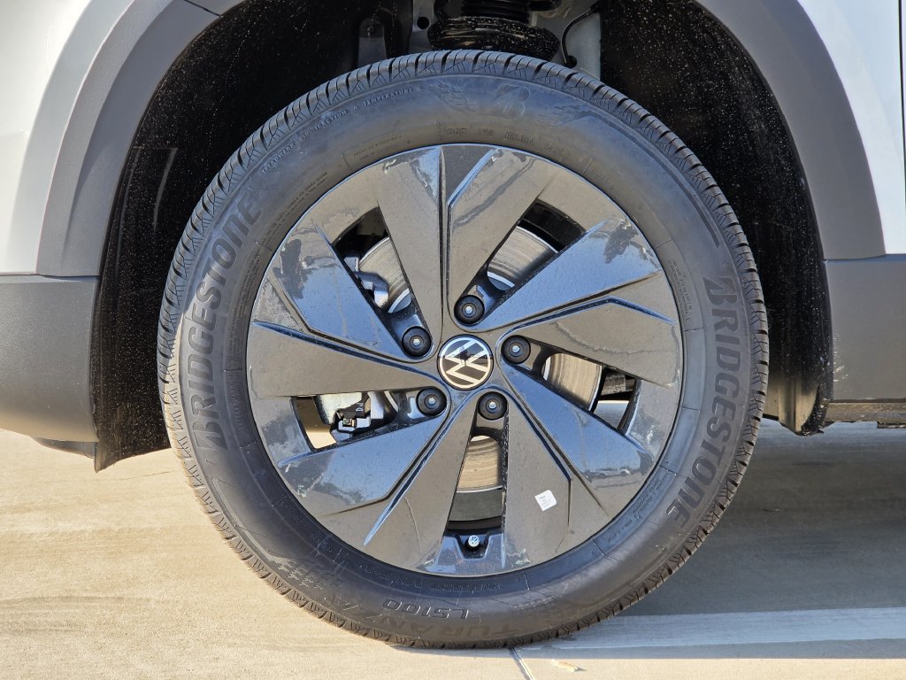 New 2027 Volkswagen Taos S FWD image 8