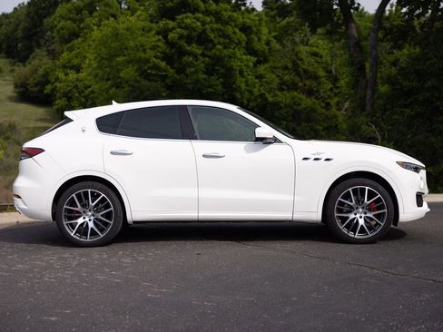 Used 2022 Maserati Levante GT AWD/4WD image 8
