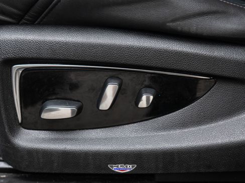 Used 2020 Cadillac Escalade Premium Luxury image 39