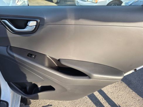 Used 2019 Hyundai Ioniq Limited image 12
