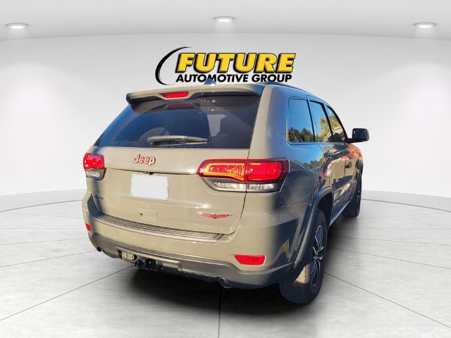 Used 2019 Jeep Grand Cherokee Trailhawk AWD/4WD image 3