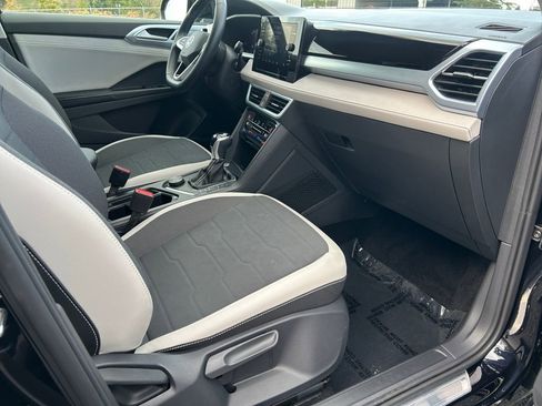 Used 2025 Volkswagen Taos SE image 26