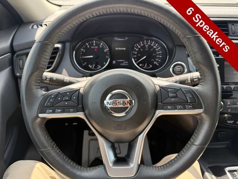 Used 2017 Nissan Rogue SV FWD image 15
