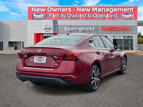 Used 2022 Nissan Altima 2.5 SR AWD/4WD image 5