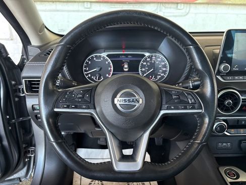 Used 2022 Nissan Sentra SV FWD image 13